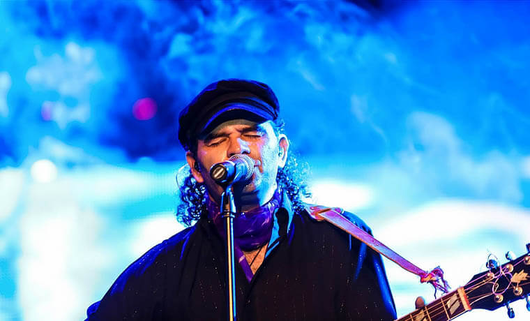 Mohit chauhan Fees