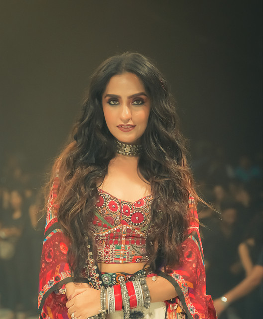 asees kaur , asees kaur songs , asees kaur pani di gal , asees kaur age , asees