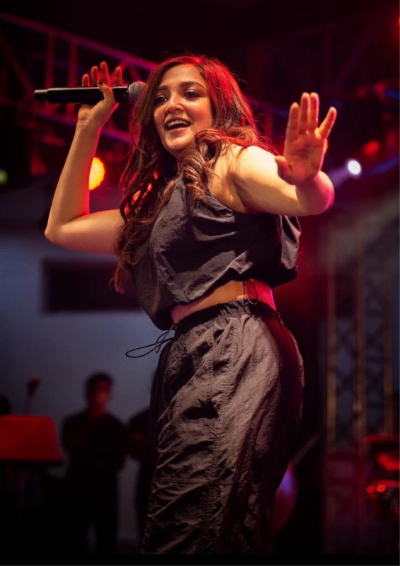 Monali Thakur